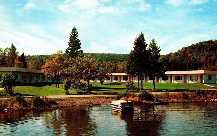 King Copper Motels - Vintage Postcard (newer photo)